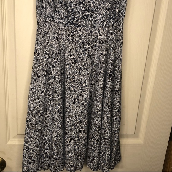 Dark Blue Dress w/ Floral Motif in white, flowy skirt, adjustable straps, Medium - Picture 4 of 7